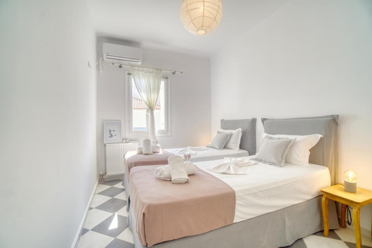 Stylish, Cozy 2-Bdr Flat In Andros Town By Explore Andros Kültér fotó