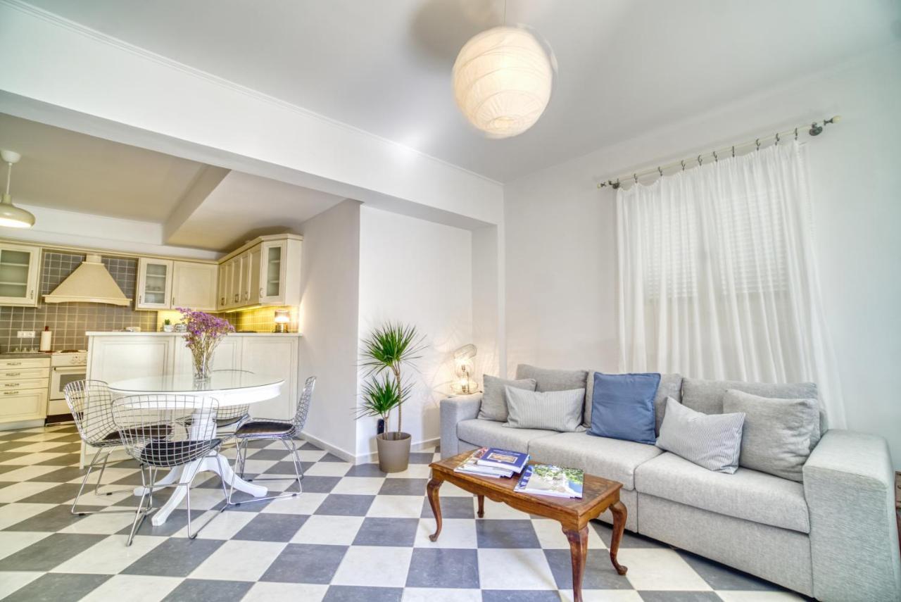 Stylish, Cozy 2-Bdr Flat In Andros Town By Explore Andros Kültér fotó