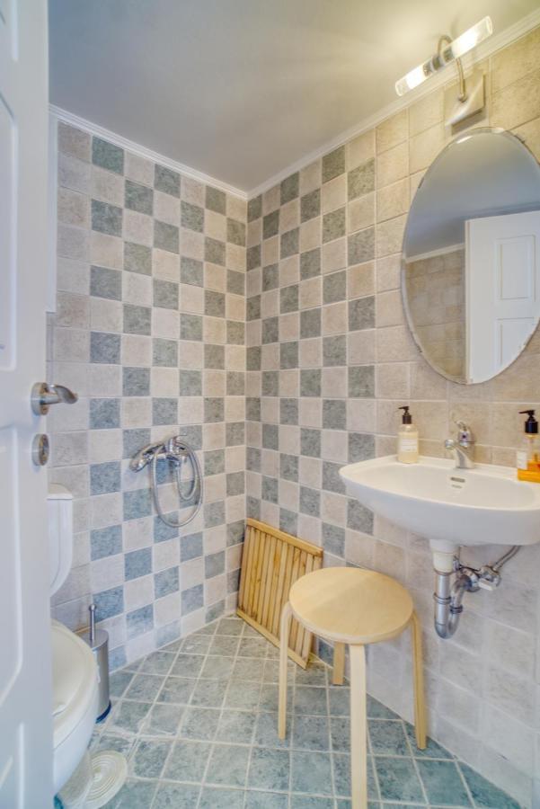 Stylish, Cozy 2-Bdr Flat In Andros Town By Explore Andros Kültér fotó